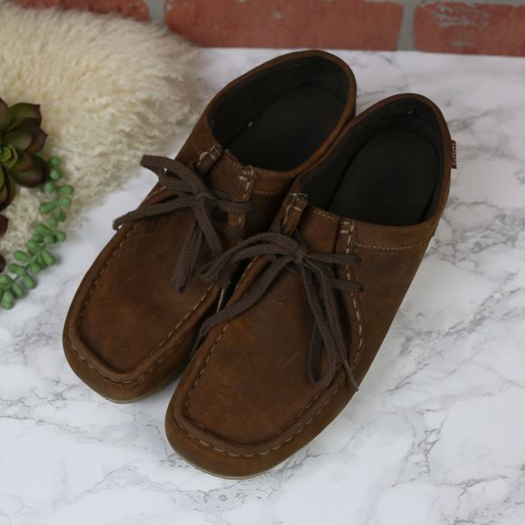 clarks wallabees brown leather
